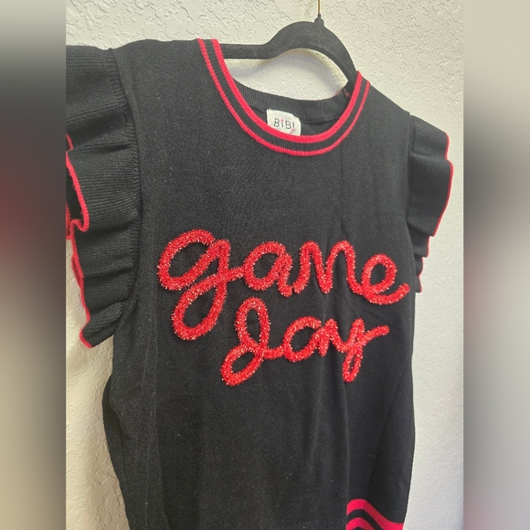 BiBi Game Day Red and Black Tinsel Puff Ruffle Sleeve Sweater Size  Small - Picture 6 of 10